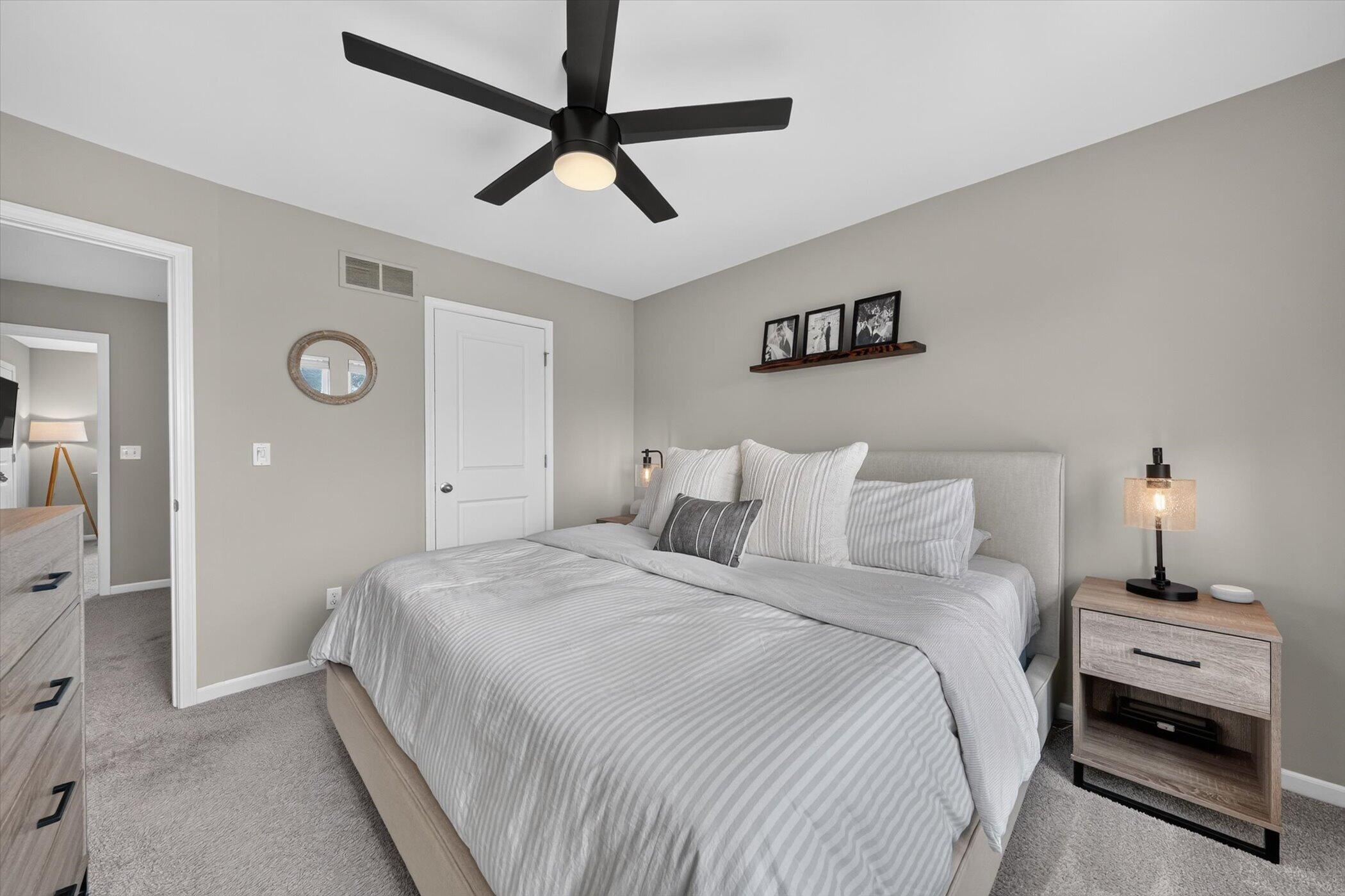 2500 Normandy Road, Unit 67 Royal Oak, MI 48073 - Photo 17 of 28 21-2500-Normandy-Rd-#67-WindowStill-Phot
