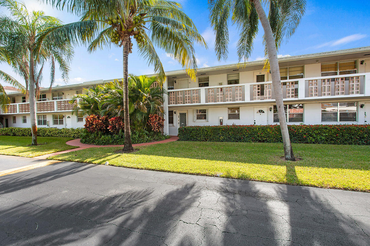 30 Southeast 13th Street, Unit A4 Boca Raton, FL 33432 - Photo 2 of 22 002-30SE13thSt-BocaRaton-FL-small