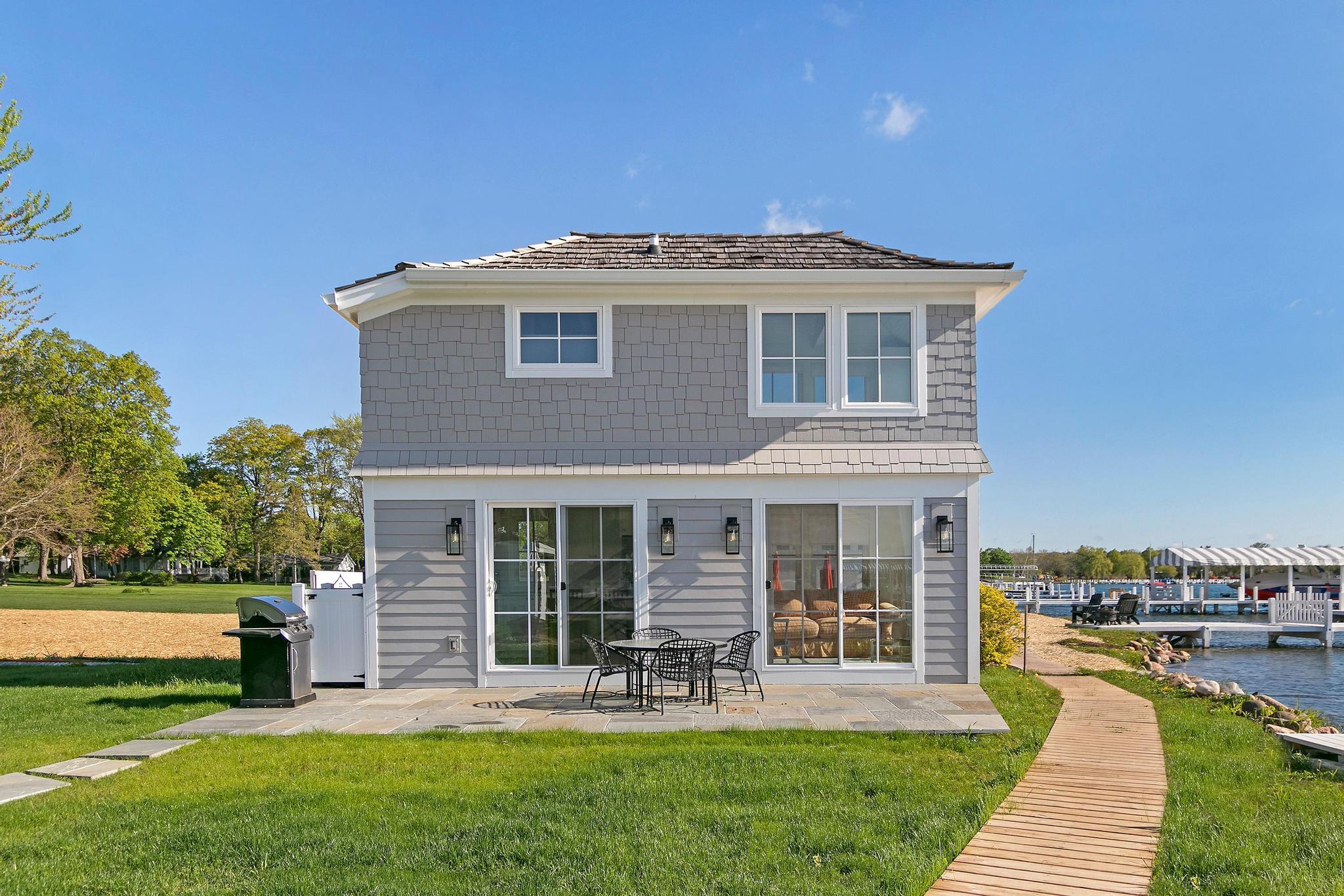 3 North Walworth Avenue, Unit B Williams Bay, WI 53191 - Photo 11 of 16 3 N Walworth, Williams Bay, WI10