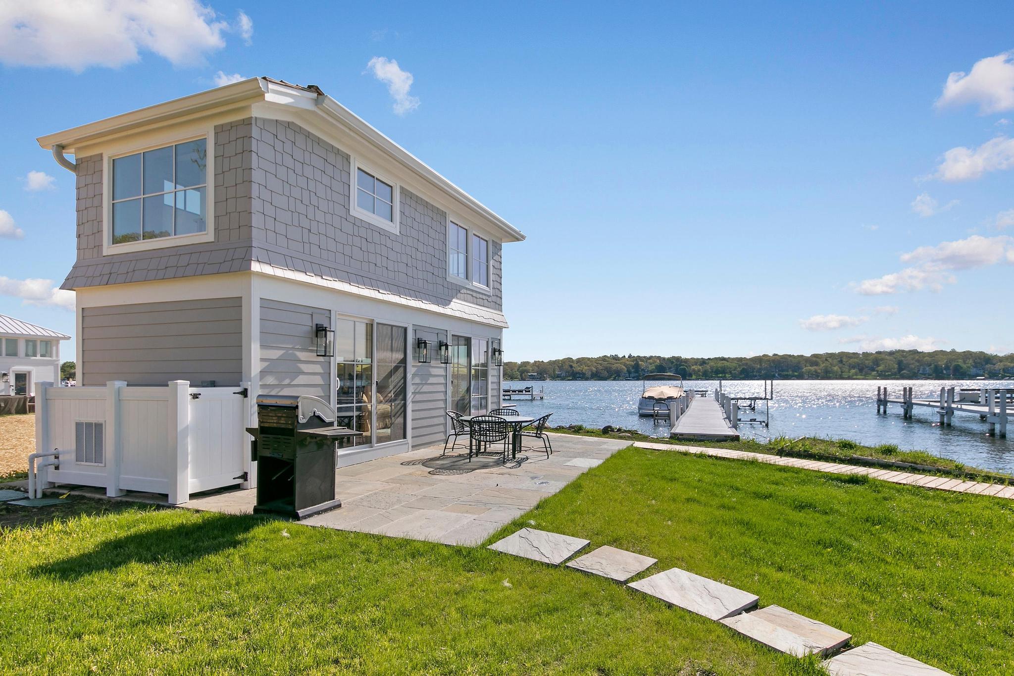 3 North Walworth Avenue, Unit B Williams Bay, WI 53191 - Photo 12 of 16 3 N Walworth, Williams Bay, WI11
