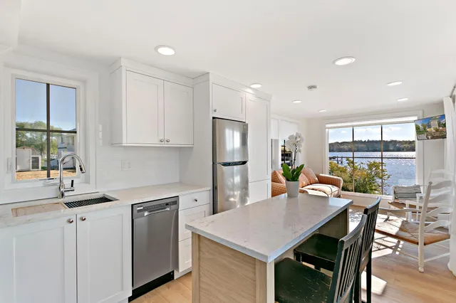 $5,000 | 3 North Walworth Avenue, Unit B, Williams Bay, WI 53191