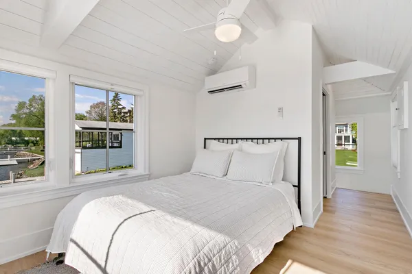 $5,000 | 3 North Walworth Avenue, Unit B, Williams Bay, WI 53191