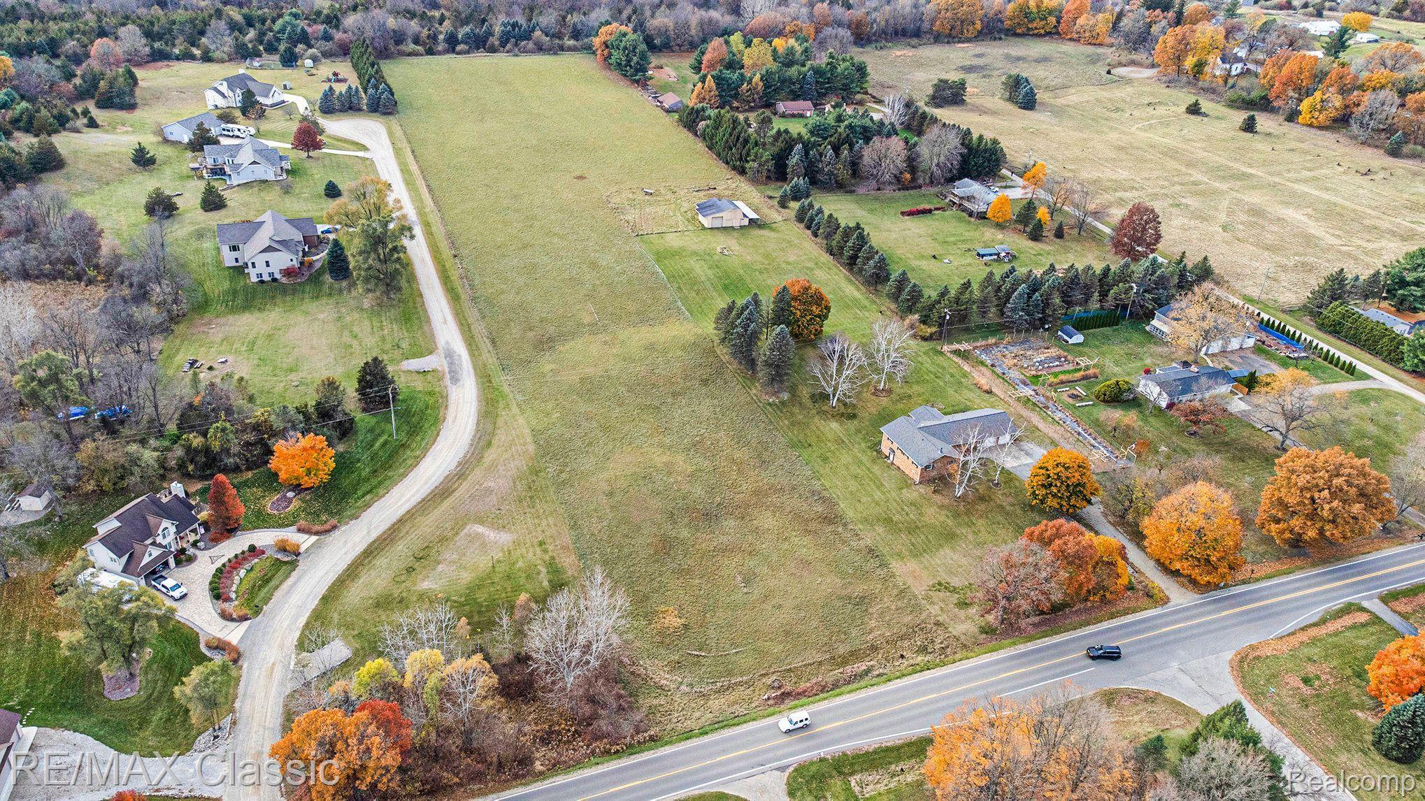 7788 Pettysville Road Pinckney, MI 48169 - Photo 4 of 29 Gallery Image 4