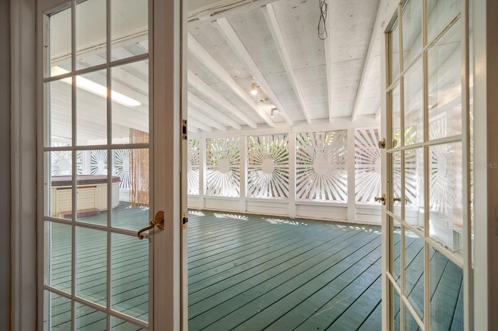 3033 82nd Way North St. Petersburg, FL 33710 - Photo 17 of 49