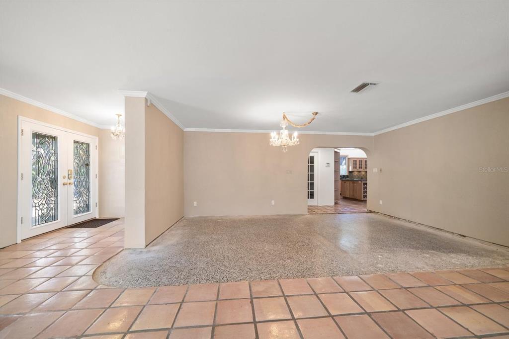 3033 82nd Way North St. Petersburg, FL 33710 - Photo 10 of 49