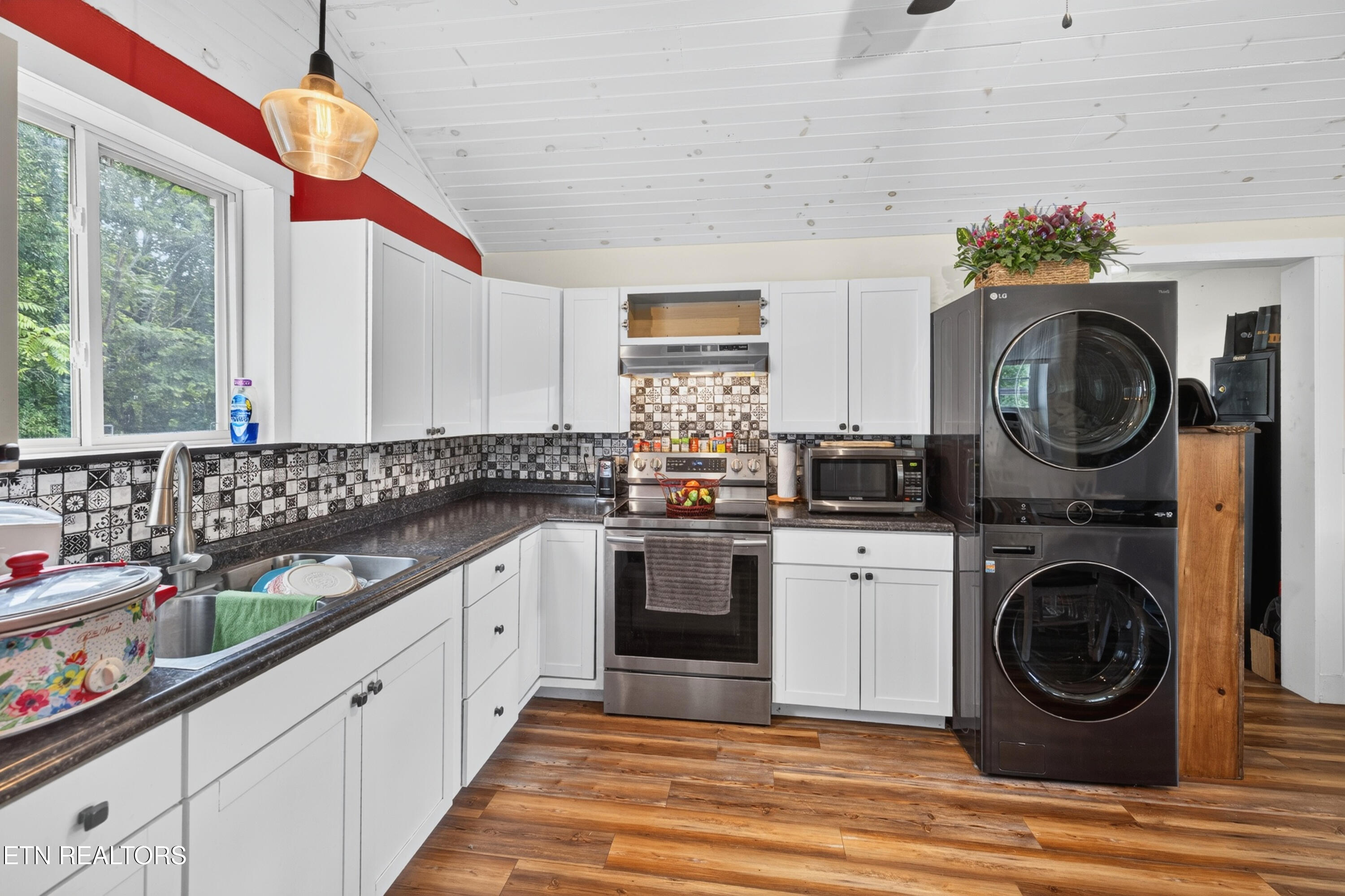 420 Blowing Cave Road Sevierville, TN 37876 - Photo 20 of 40 010-420BlowingCaveRoad-Sevierville-TN-37