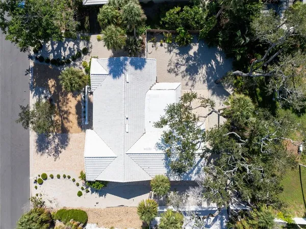 $975,000 | 630 Venice Lane, Sarasota, FL 34242