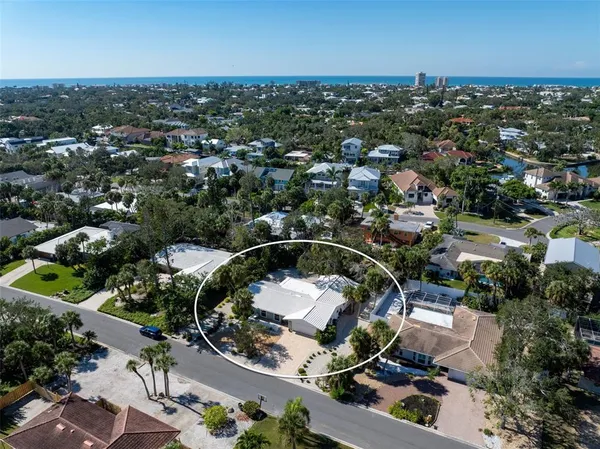 $975,000 | 630 Venice Lane, Sarasota, FL 34242
