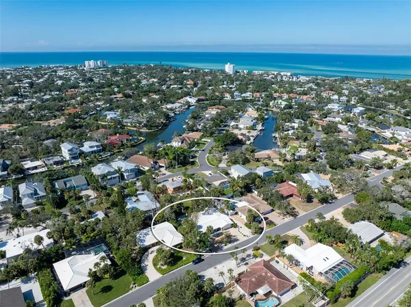 $975,000 | 630 Venice Lane, Sarasota, FL 34242