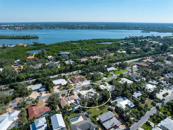 $975,000 | 630 Venice Lane, Sarasota, FL 34242