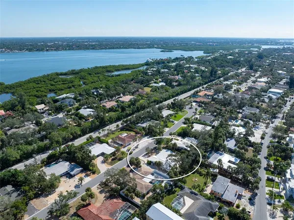 $975,000 | 630 Venice Lane, Sarasota, FL 34242