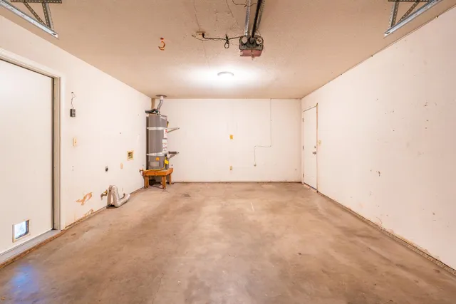 a view of a yard in front of house