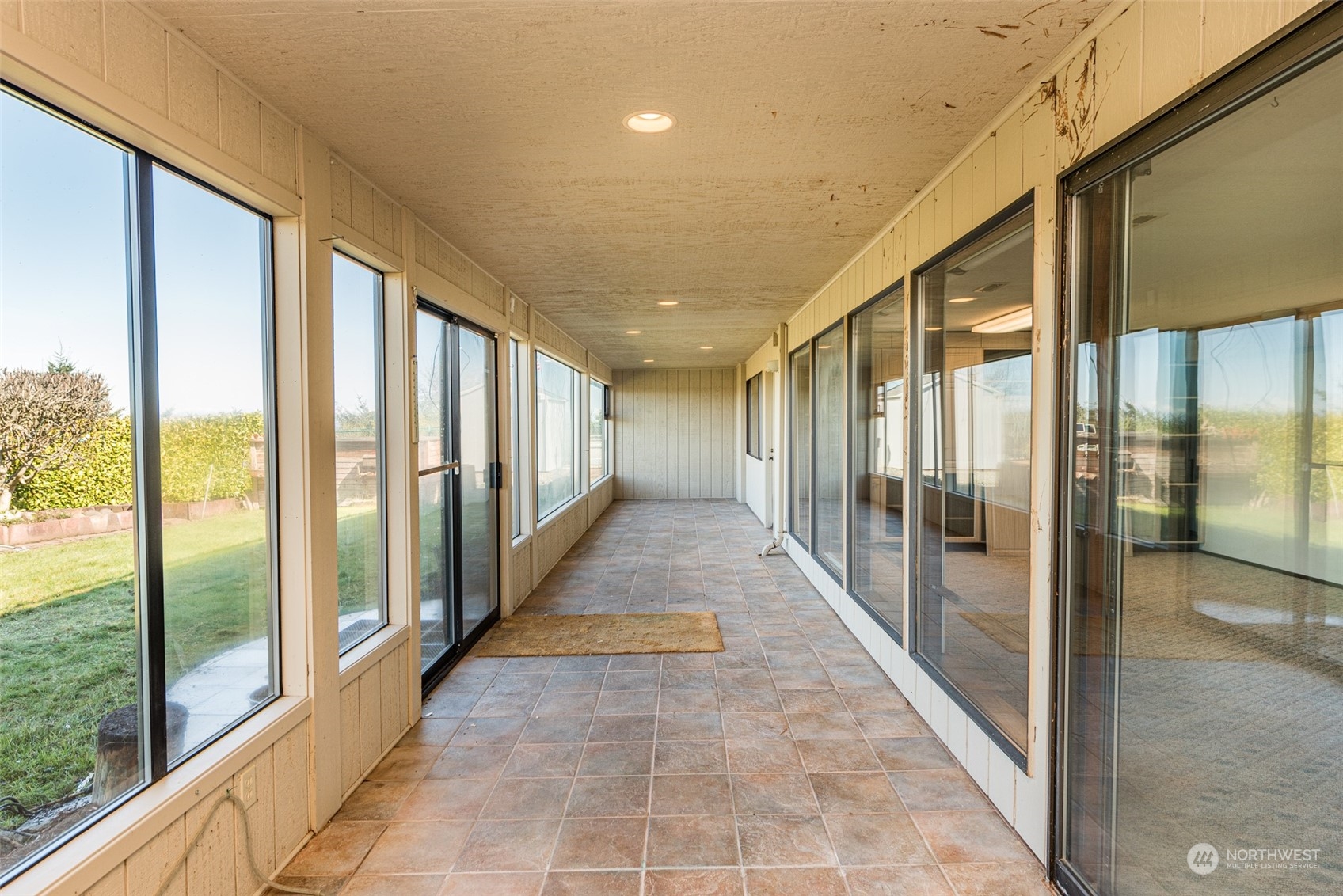653 Brigadoon Boulevard Sequim, WA 98382 - Photo 27 of 40 a view of an entryway