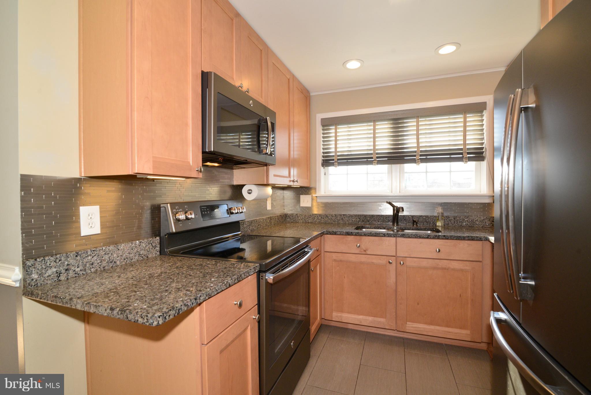 103 Fort Evans Road Southeast, Unit B Leesburg, VA 20175 - Photo 8 of 33 Totally updated Kitchen