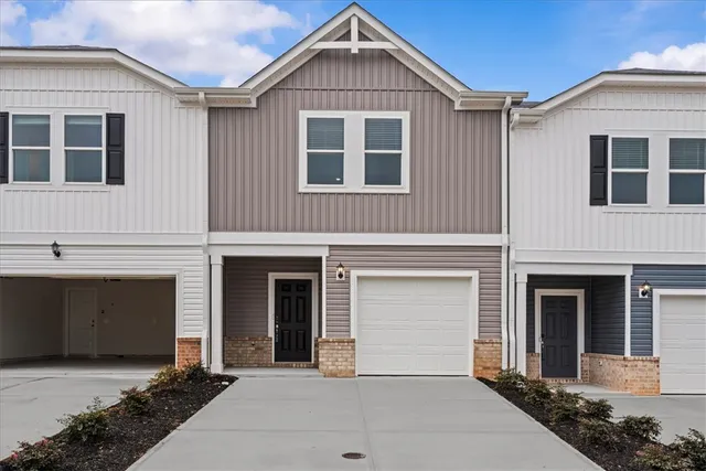 $259,900 | 105 Pleasure Lane, Taylors, SC 29687