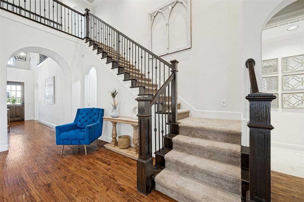1647 Cedar Ranch Road Frisco, TX 75036 - Photo 4 of 38 Staircase