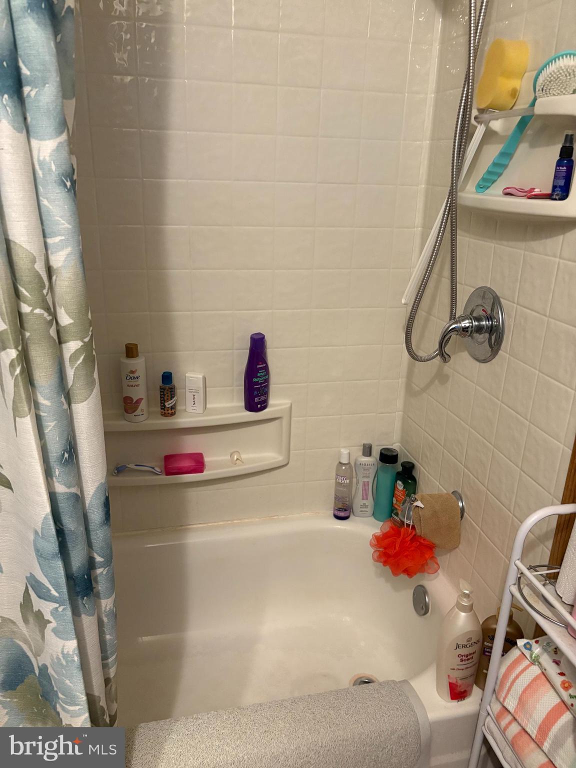 81 Spring Garden Estates Carlisle, PA 17015 - Photo 11 of 20 a bathroom with a sink and a vanity