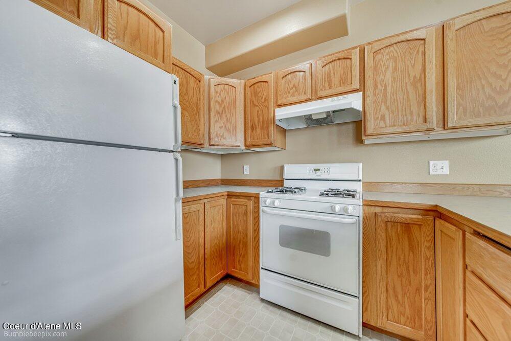 46700 Highway 200, Unit 103 Hope, ID 83836 - Photo 14 of 37 Kitchen