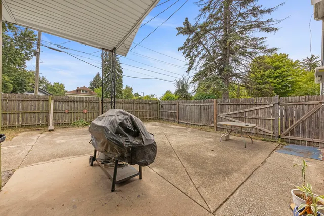 $150,000 | 15033 Paulina Street, Harvey, IL 60426