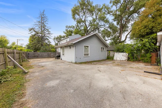 $150,000 | 15033 Paulina Street, Harvey, IL 60426