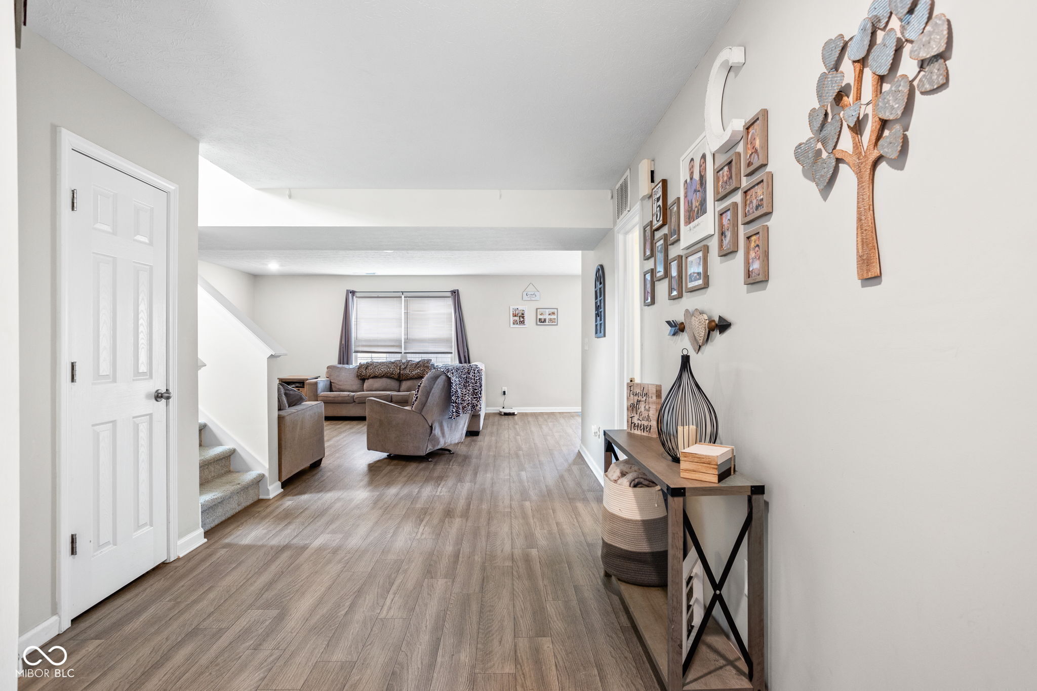 844 Declaration Drive Pittsboro, IN 46167 - Photo 5 of 32