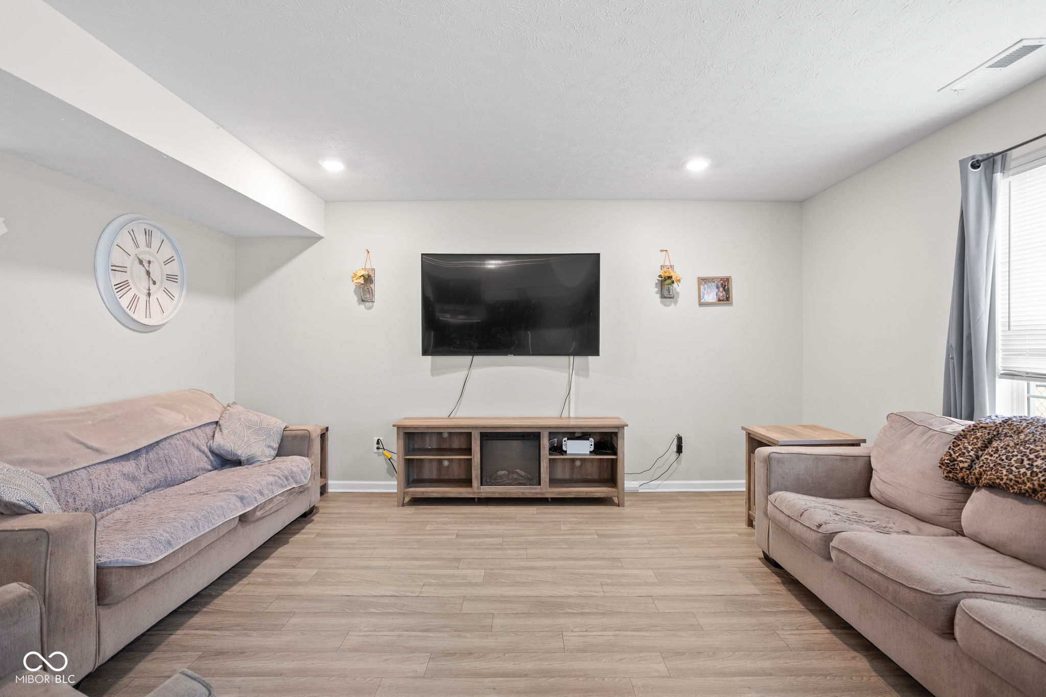 844 Declaration Drive Pittsboro, IN 46167 - Photo 9 of 32