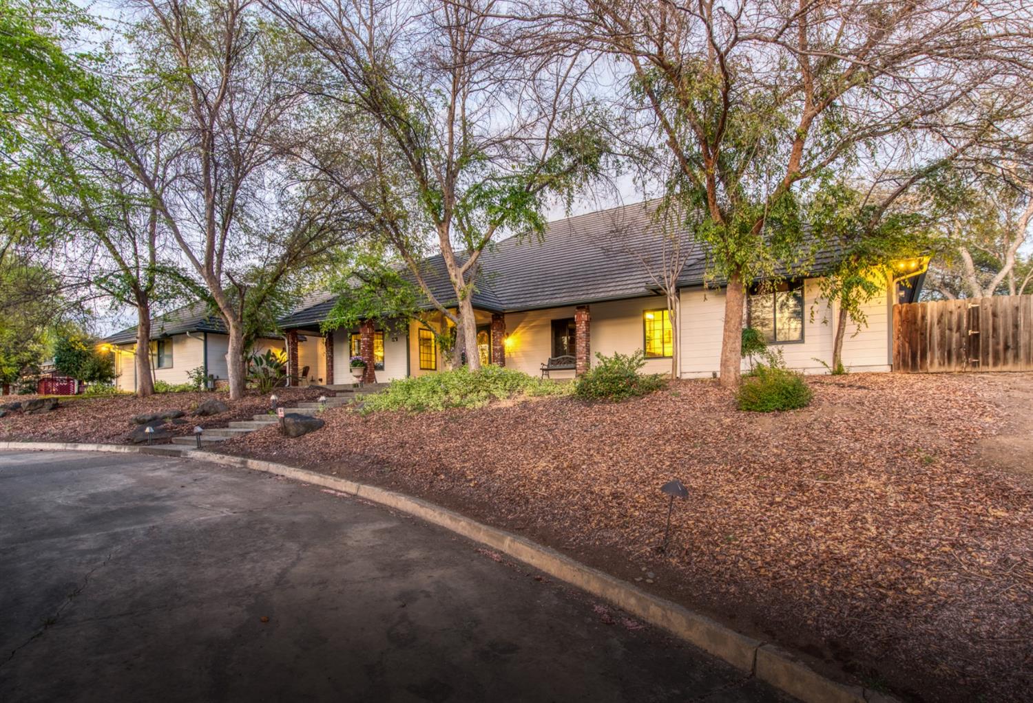 16015 Sample Road Clovis, CA 93619 - Photo 5 of 72 Gallery Image 5