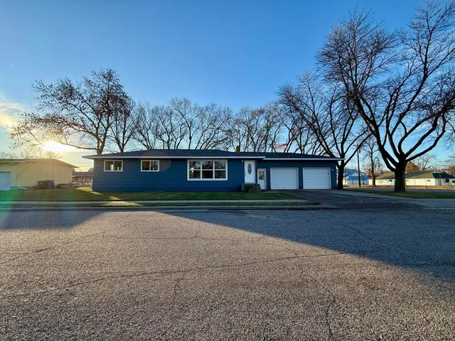 $235,000 | 203 8th Street Southeast, Barnesville, MN 56514