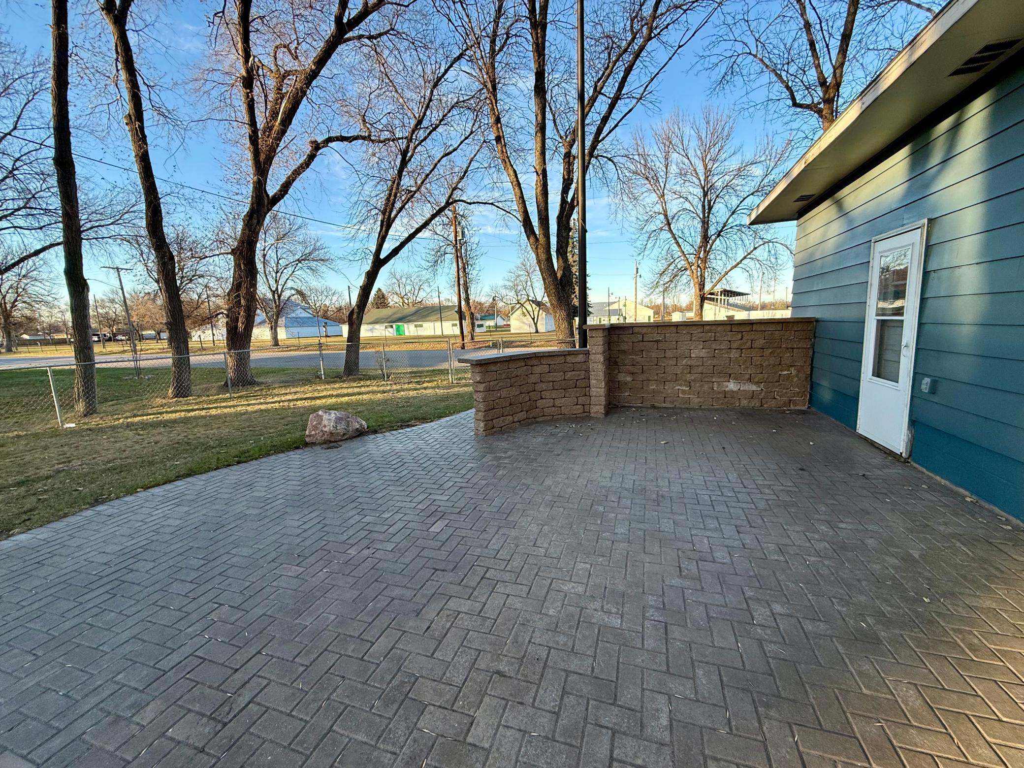 203 8th Street Southeast Barnesville, MN 56514 - Photo 5 of 26