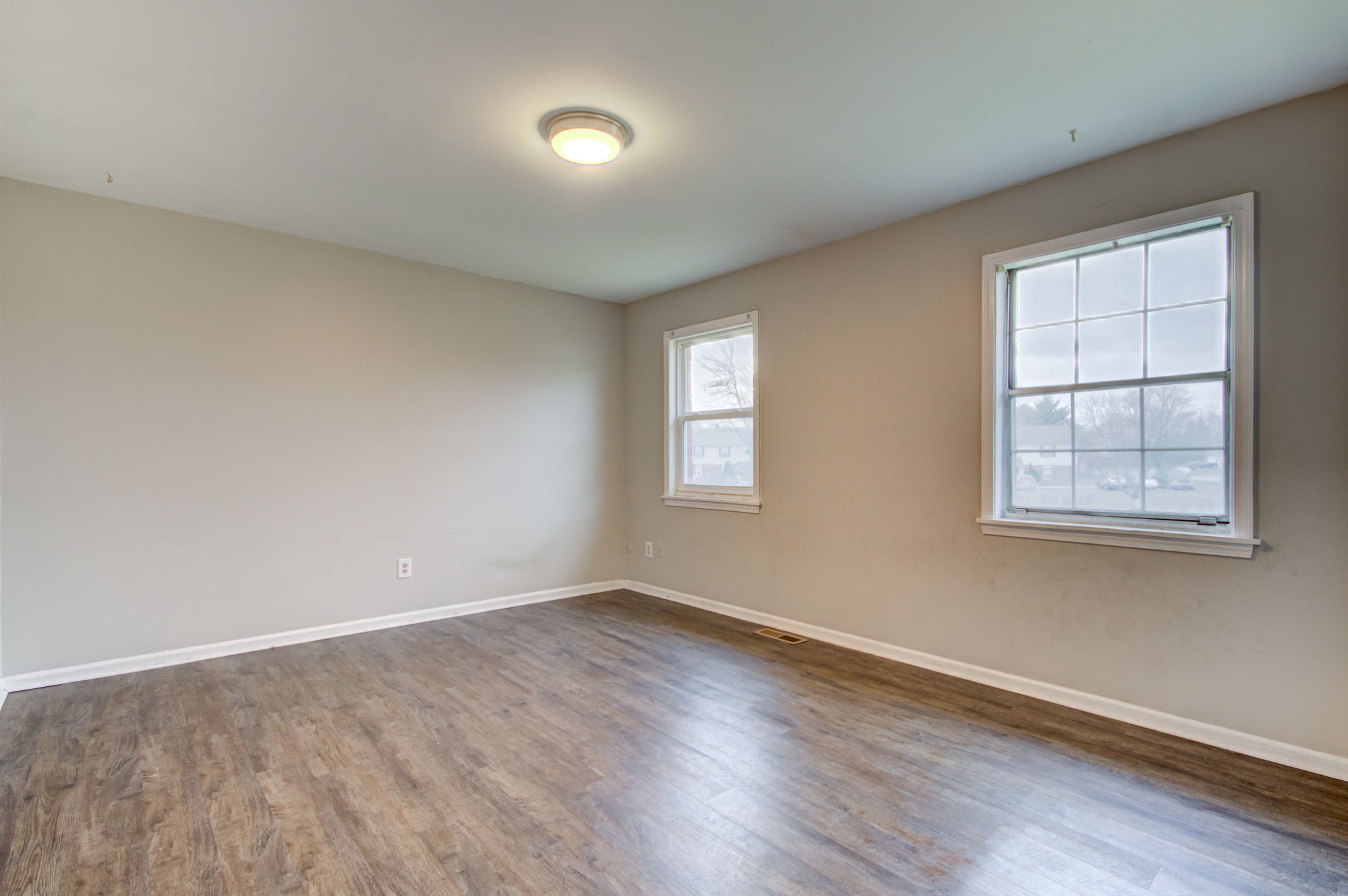 6314 Commons Drive Indianapolis, IN 46254 - Photo 13 of 28