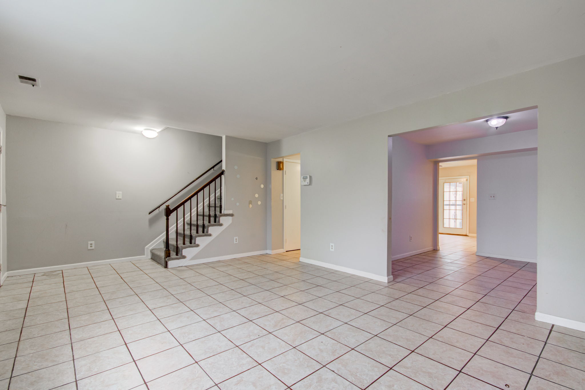 6314 Commons Drive Indianapolis, IN 46254 - Photo 4 of 28