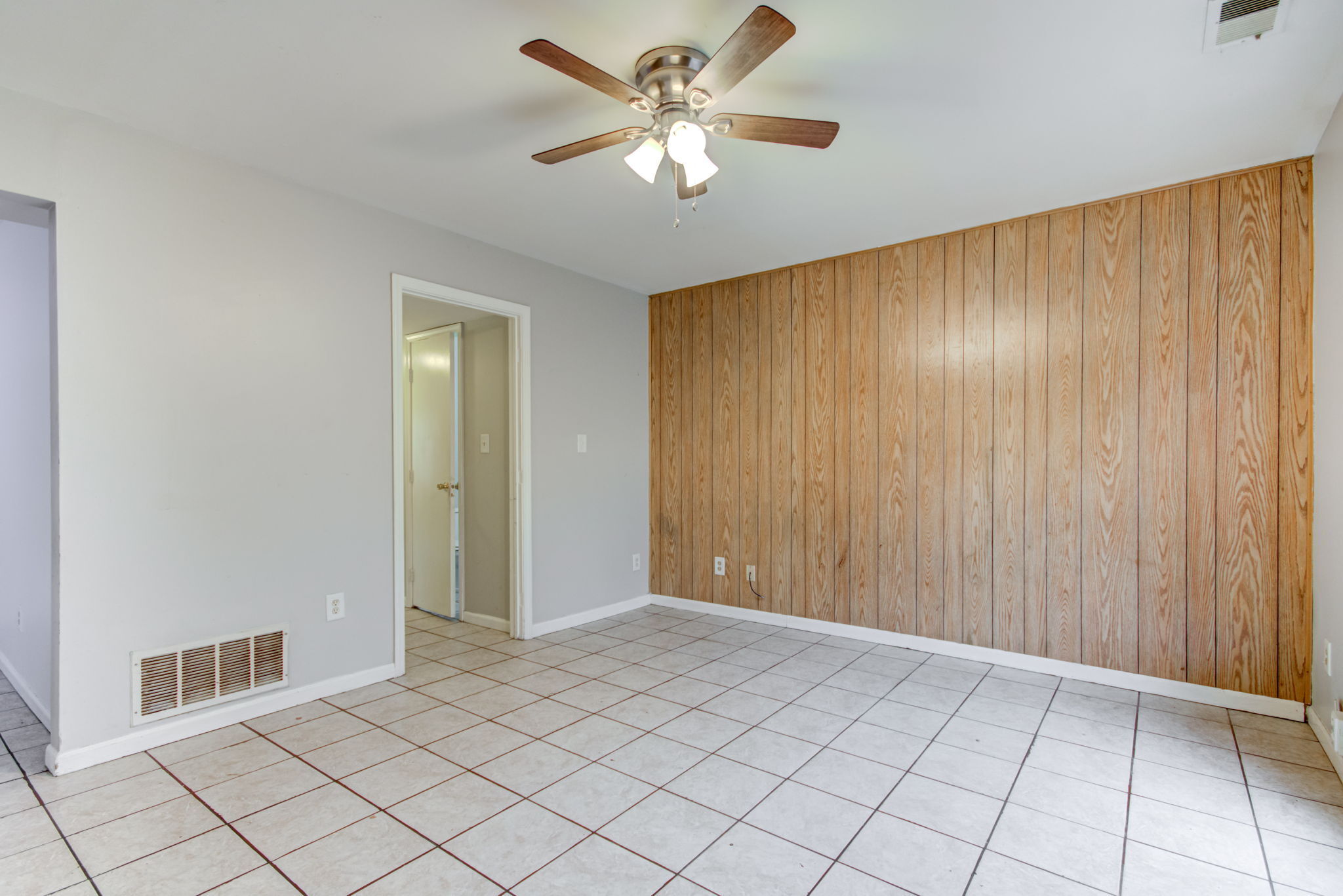 6314 Commons Drive Indianapolis, IN 46254 - Photo 10 of 28