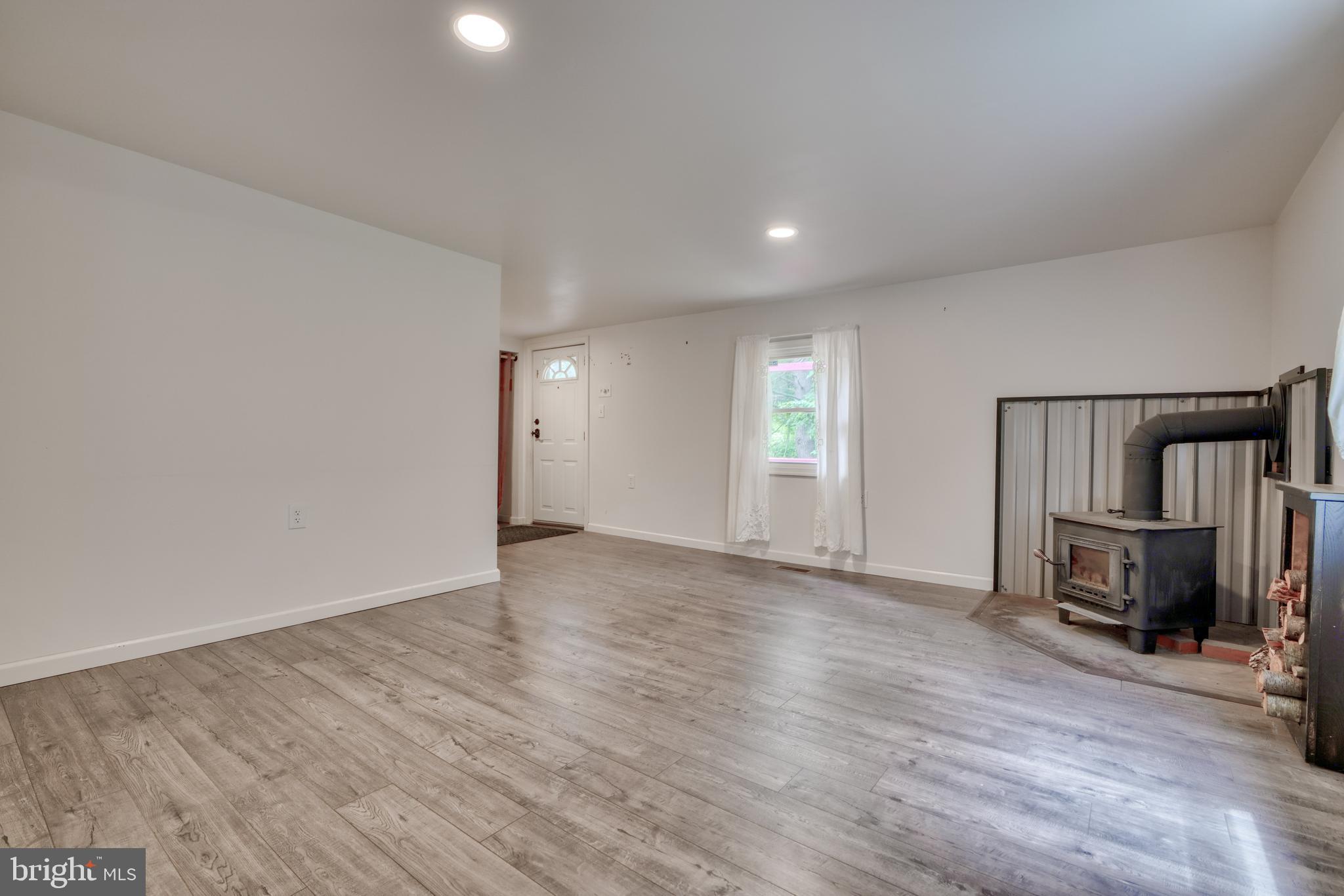 624 Woolen Mill Road Stewartstown, PA 17363 - Photo 6 of 70 Gallery Image 6