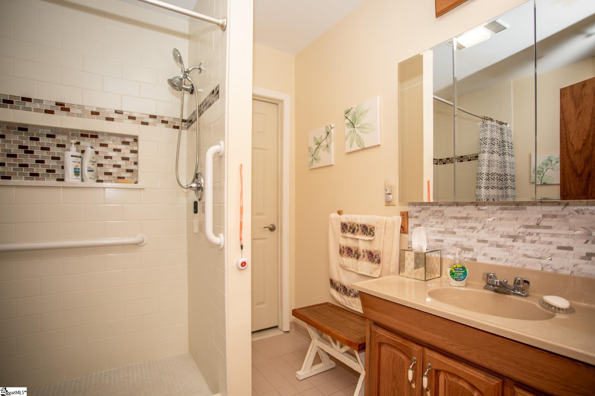 449 Griffin Road Greenville, SC 29607 - Photo 18 of 36 Gallery Image 18