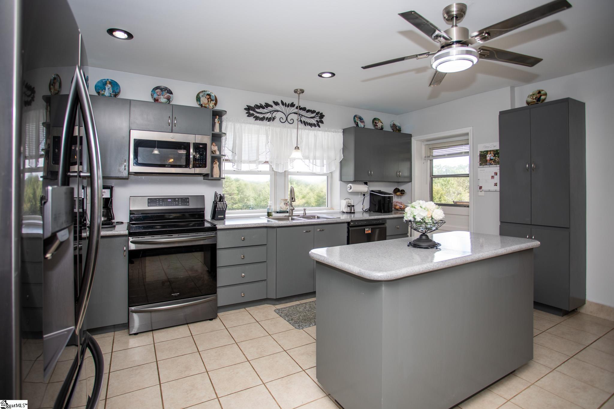 449 Griffin Road Greenville, SC 29607 - Photo 8 of 36 Gallery Image 8