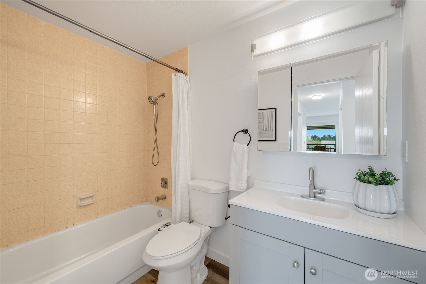 2419 East Madison Street, Unit 2461 Seattle, WA 98112 - Photo 19 of 25