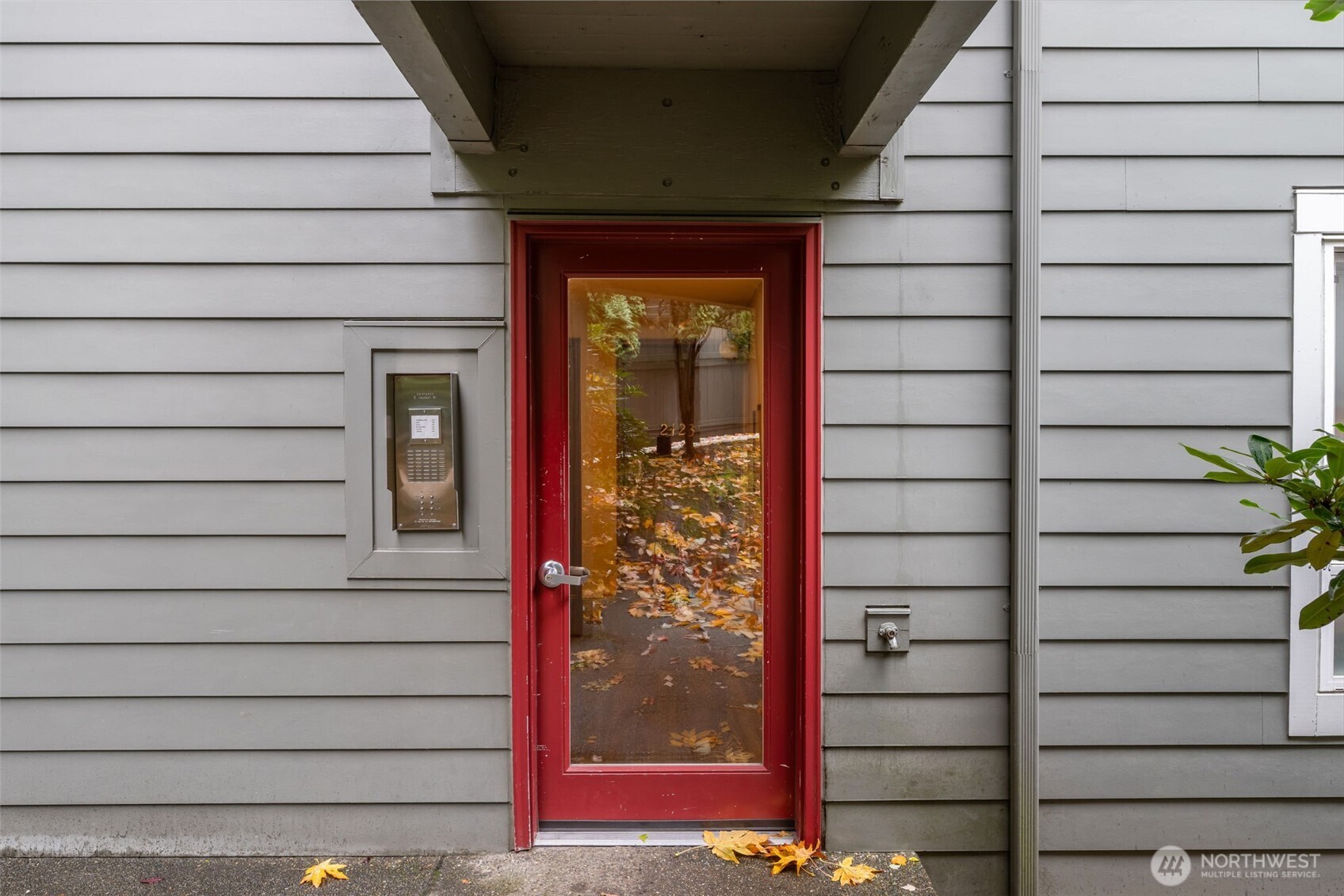 2419 East Madison Street, Unit 2461 Seattle, WA 98112 - Photo 2 of 25