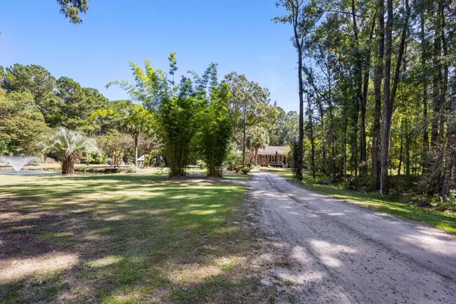 $650,000 | 5568 Jenks Mongomery Road, Ravenel, SC 29470