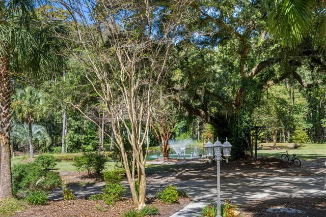 $650,000 | 5568 Jenks Mongomery Road, Ravenel, SC 29470