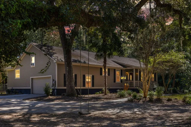 $650,000 | 5568 Jenks Mongomery Road, Ravenel, SC 29470