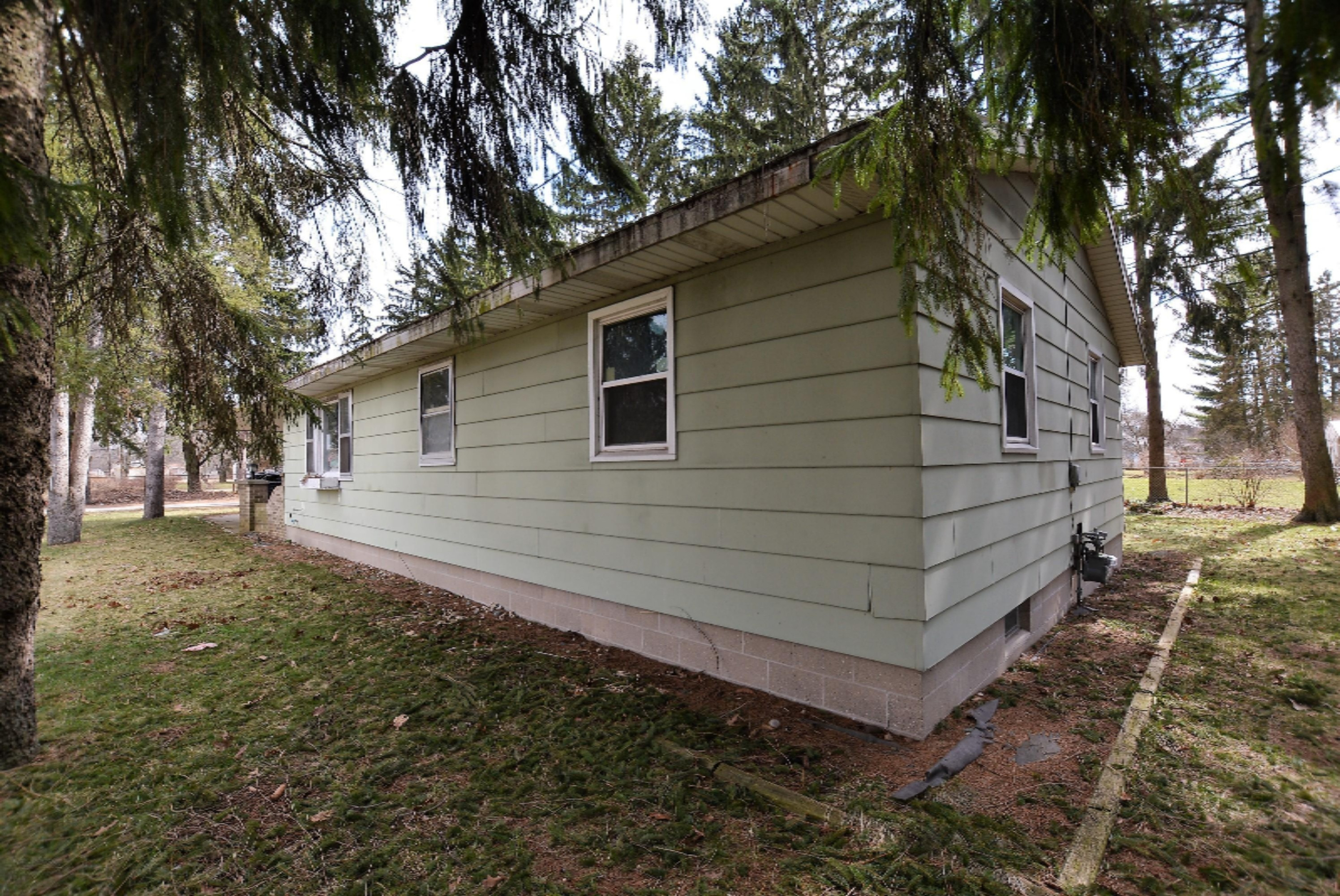 2335 Shettler Road Muskegon, MI 49444 - Photo 8 of 22 DSC_0043