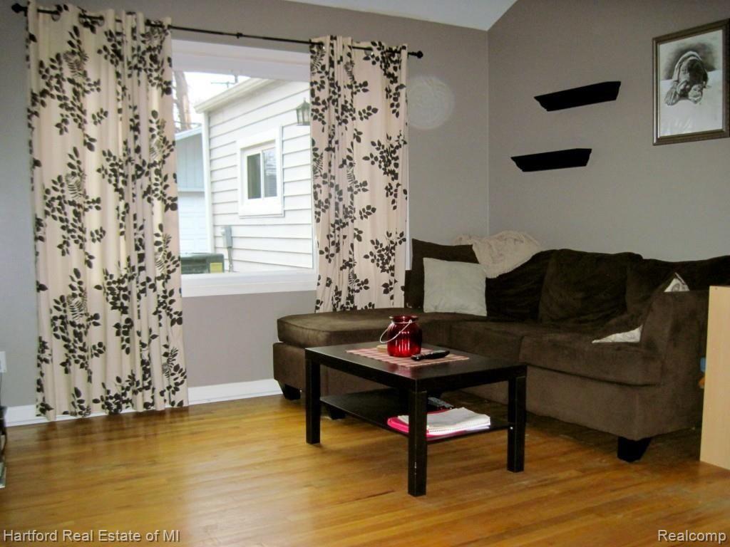 3320 Normandy Road Royal Oak, MI 48073 - Photo 3 of 14 Living Room W/ Natural Hardwoods