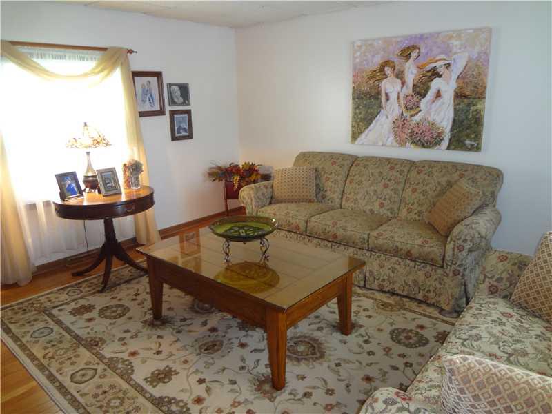344 3rd Street Webster, PA 15087 - Photo 3 of 18 Living Room.