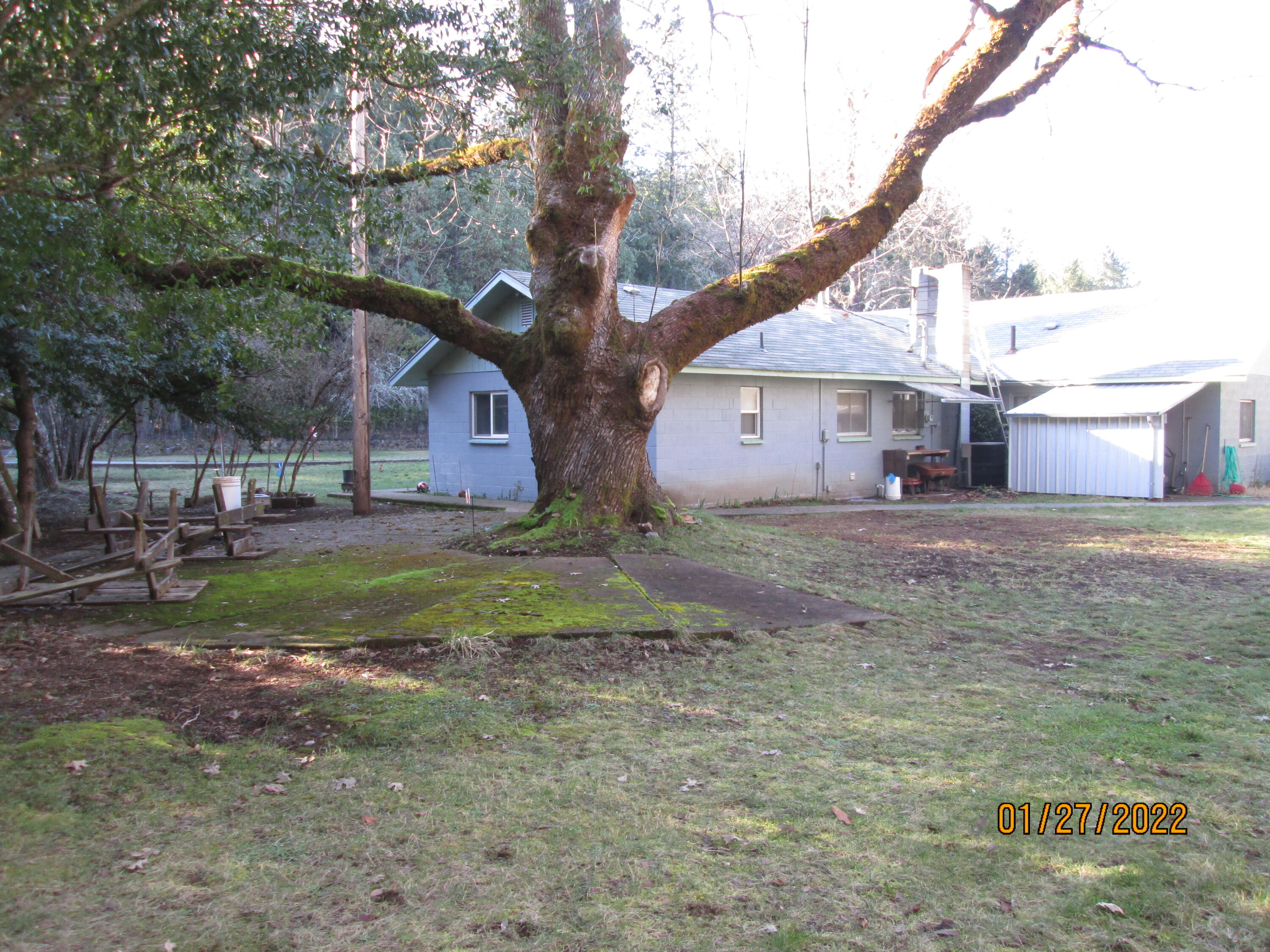 4940 Dick George Road Cave Junction, OR 97523 - Photo 8 of 22 87FE8633-AF23-406B-A9EA-181E825614C1