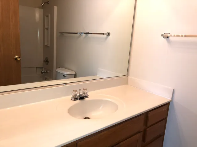 $2,300 | 3170 Cambria Court, Aurora, IL 60503