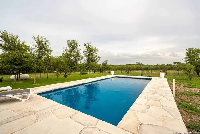 $1,350,000 | 11089 Alternate 90, Seguin, TX 78155