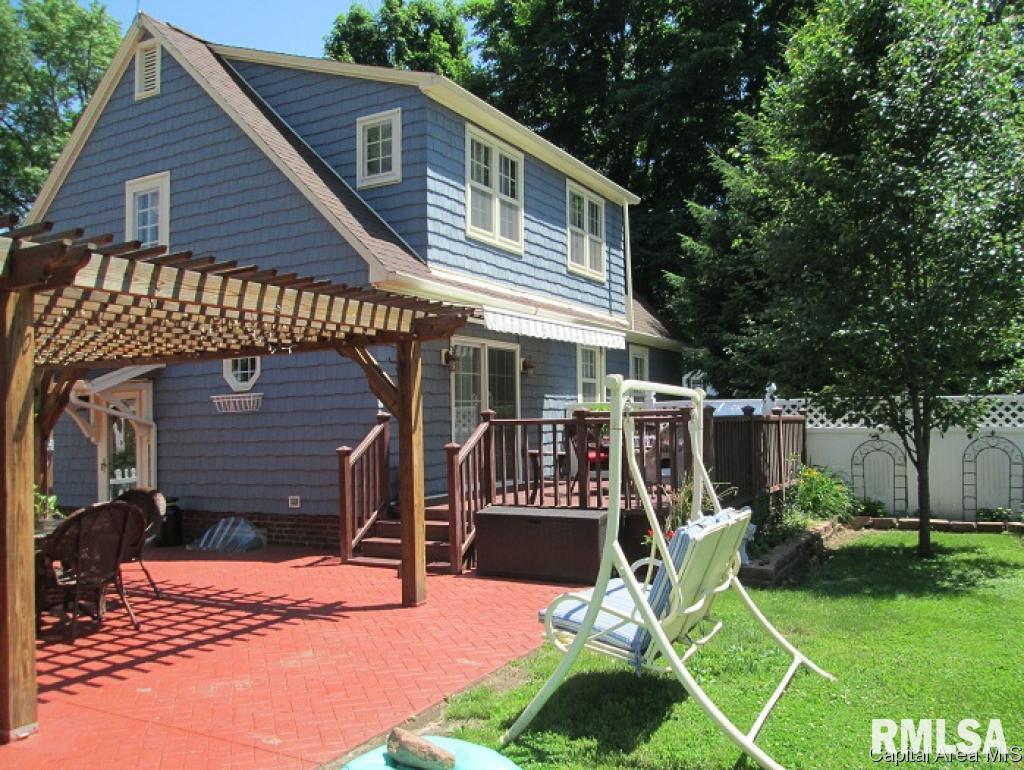 820 Edgehill Road Jacksonville, IL 62650 - Photo 11 of 22 Gallery Image 11