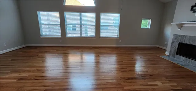 $2,295 | 11608 Main Ash Drive, Houston, TX 77025