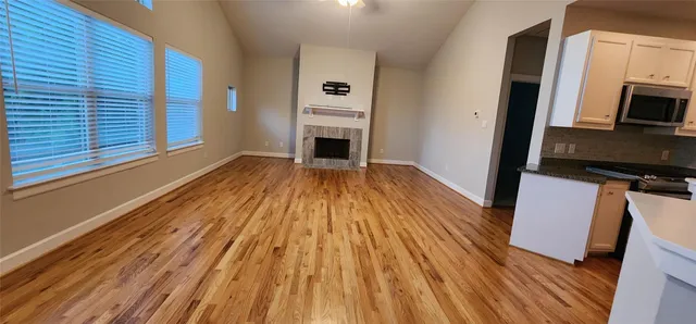 $2,295 | 11608 Main Ash Drive, Houston, TX 77025