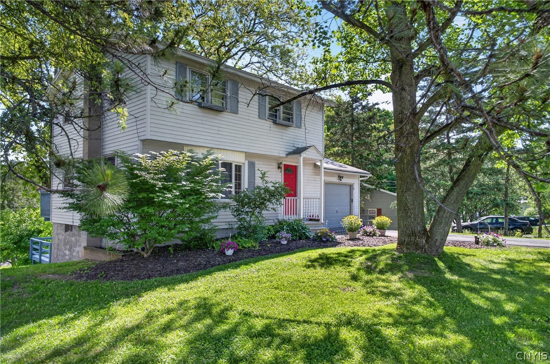 108 Richards Road Camillus, NY 13031 - Photo 3 of 37
